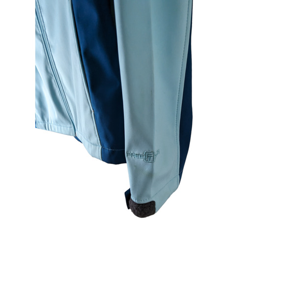 Free Tech Women's Hooded Softshell Jacket Medium Blue Zippered Pockets - Picture 10 of 14